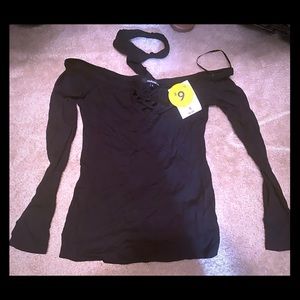 Off the shoulder cropped around the neck top